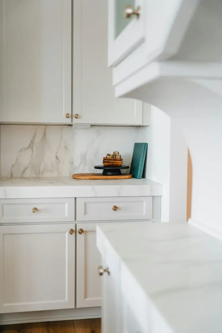 Granite Countertops vs Quartz: Which Is Right for Your Kitchen?