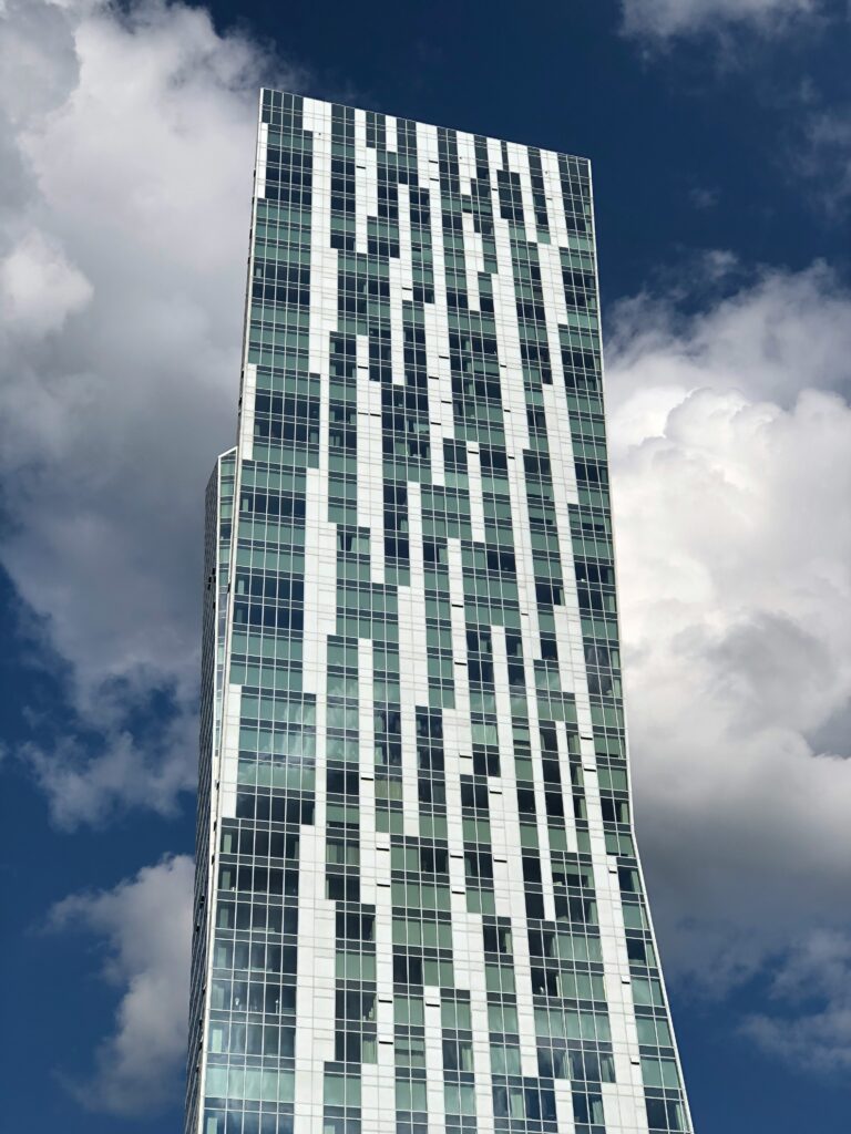 Multi-Family Countertop Sourcing in Tampa Bay: What Developers and Property Managers Need in 2026